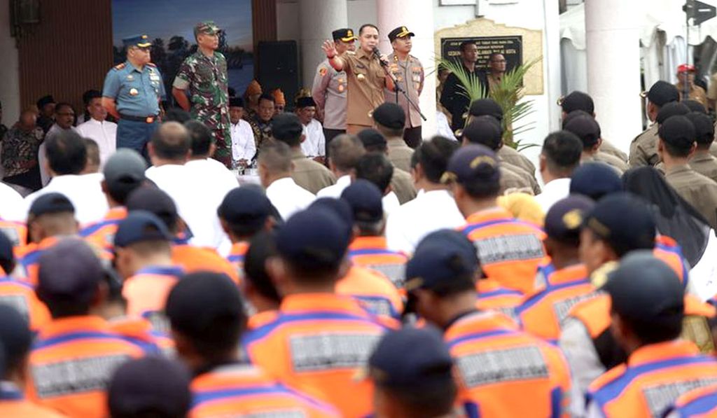 Surabaya Tertibkan Izin Parkir