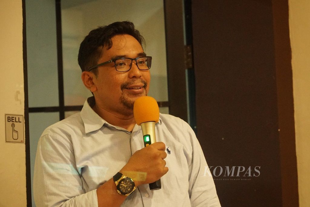 Direktur Pusat Studi Konstitusi (Pusako) Universitas Andalas Charles Simabura berbicara dalam sebuah forum di Padang, Sumatera Barat, Selasa (23/5/2023).