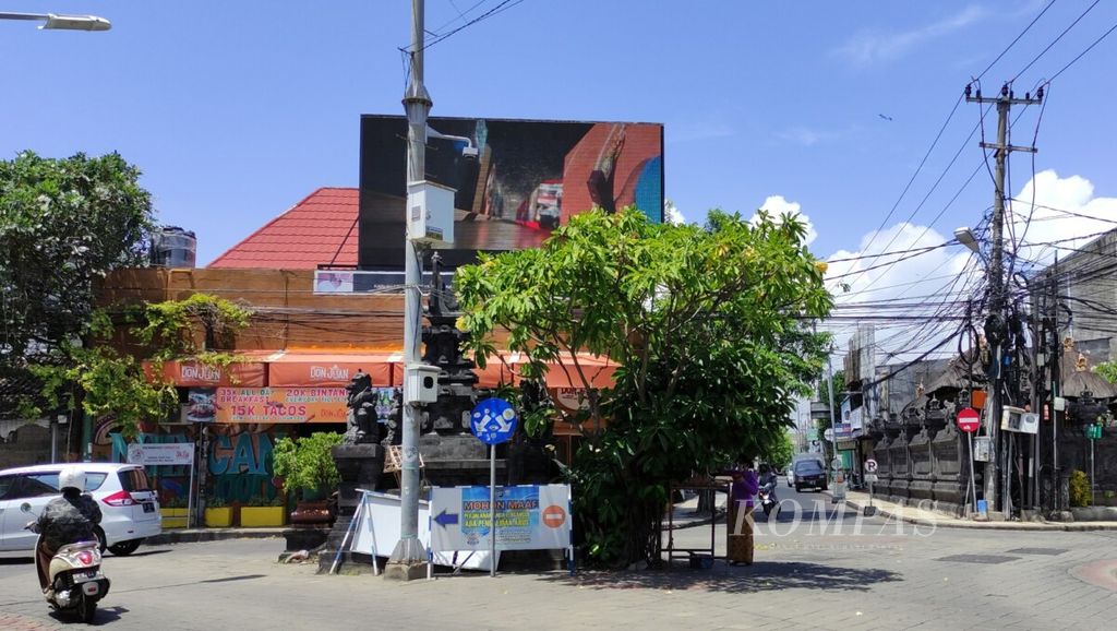 https://assetd.kompas.id/IVpFojfyJ4DOPPQ2UuxyJujc8HQ=/1024x578/filters:watermark(https://cdn-content.kompas.id/umum/kompas_main_logo.png,-16p,-13p,0)/https%3A%2F%2Fkompas.id%2Fwp-content%2Fuploads%2F2021%2F09%2F20210924cokb-pengaturan-arus-lalu-lintas_1632476710.jpg