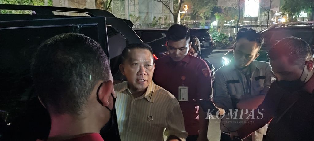 Jaksa Agung Muda Tindak Pidana Khusus Kejaksaan Agung Febrie Adriansyah, Rabu (5/10/2022) malam, mengatakan, tim jaksa eksekutor telah melakukan eksekusi terhadap berbagai aset yang terkait dengan Benny Tjokrosaputro dan Heru Hidayat.