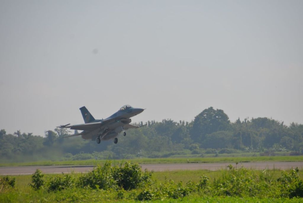 Pesawat F-16