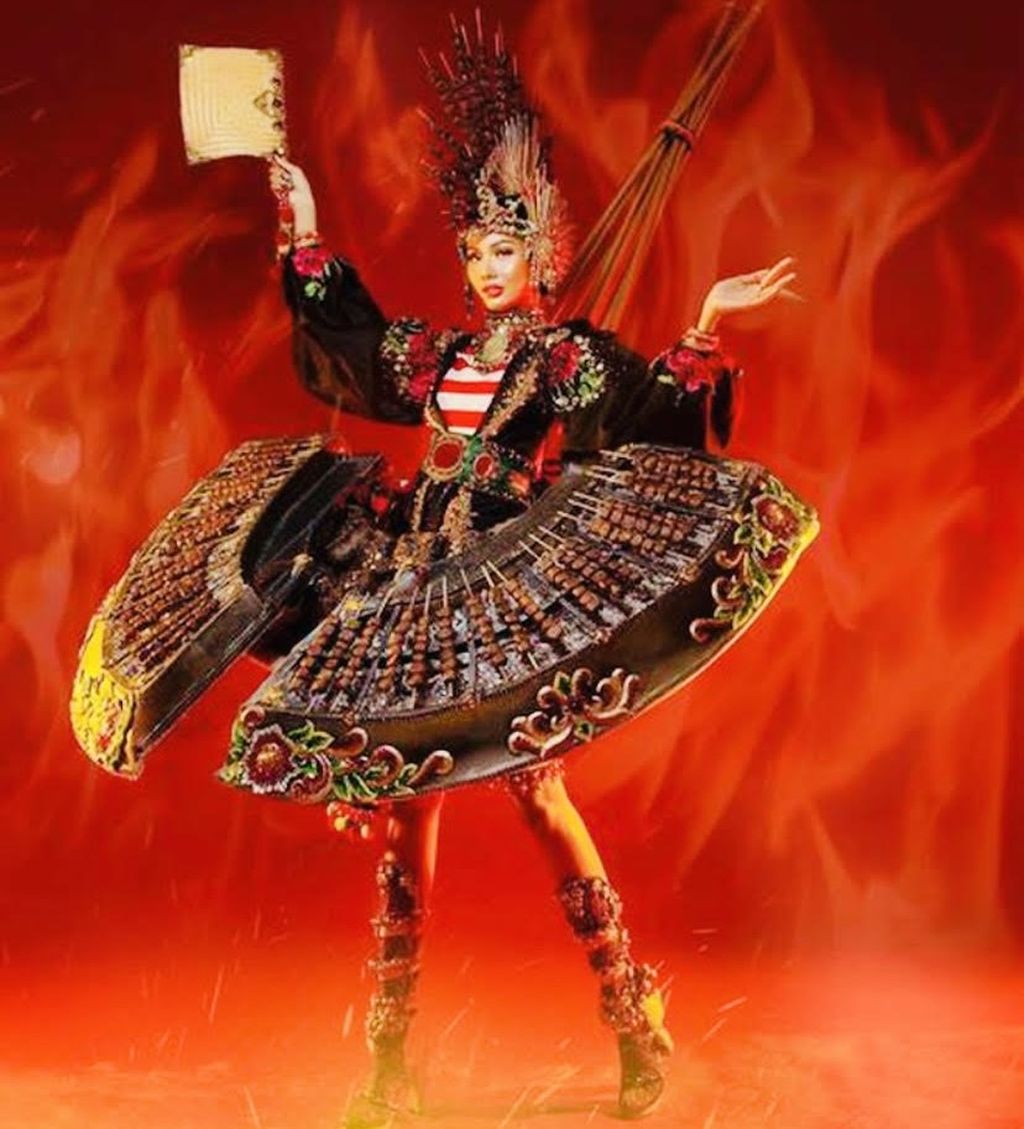 Busana Sate Ayam Madura” yang dikenakan Aurra Kharishma dalam ajang Miss Grand International 2020 di Bangkok.