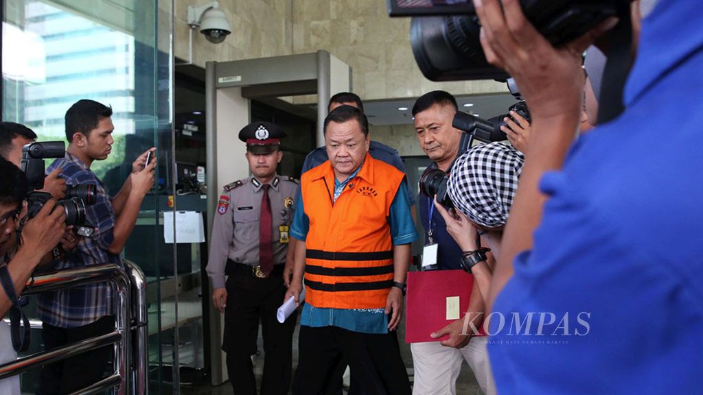 Deputi Bidang Informasi Hukum dan Kerja Sama Badan Kemanan Laut (Bakamla) Eko Susilo Hadi ditahan oleh Komisi Pemberantasan Korupsi (KPK), Jakarta, Kamis (15/12/2016).
