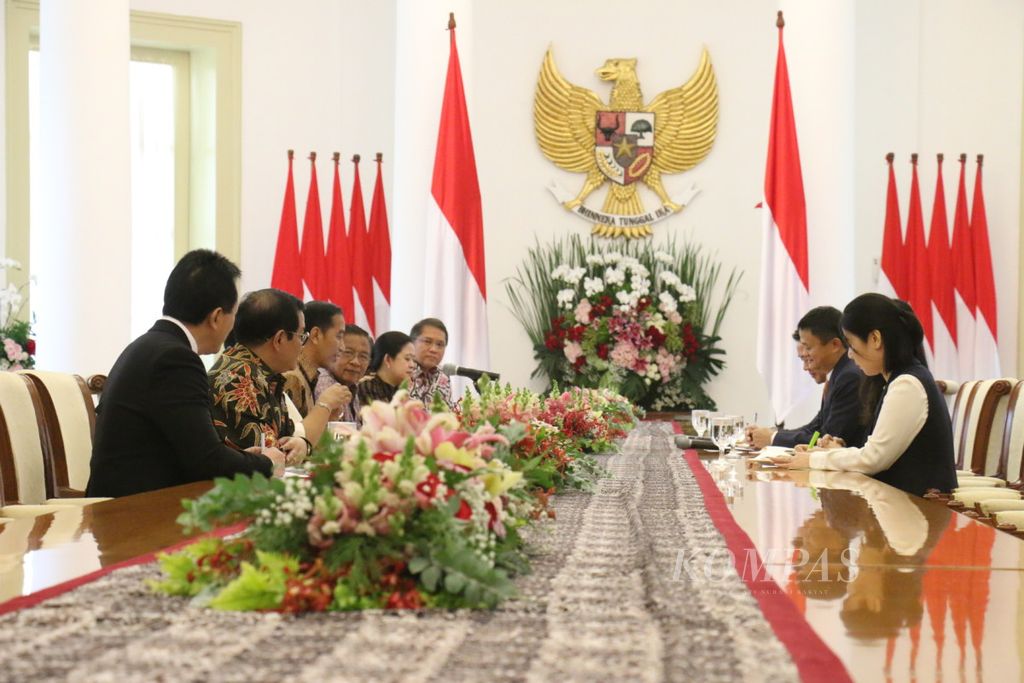 https://assetd.kompas.id/JV48Ldj3FvbrOZE06K5V9AI1zTs=/1024x683/filters:watermark(https://cdn-content.kompas.id/umum/kompas_main_logo.png,-16p,-13p,0)/https%3A%2F%2Fkompas.id%2Fwp-content%2Fuploads%2F2018%2F09%2F75A55191-880D-4378-867E-0EA28687CCC2.jpeg