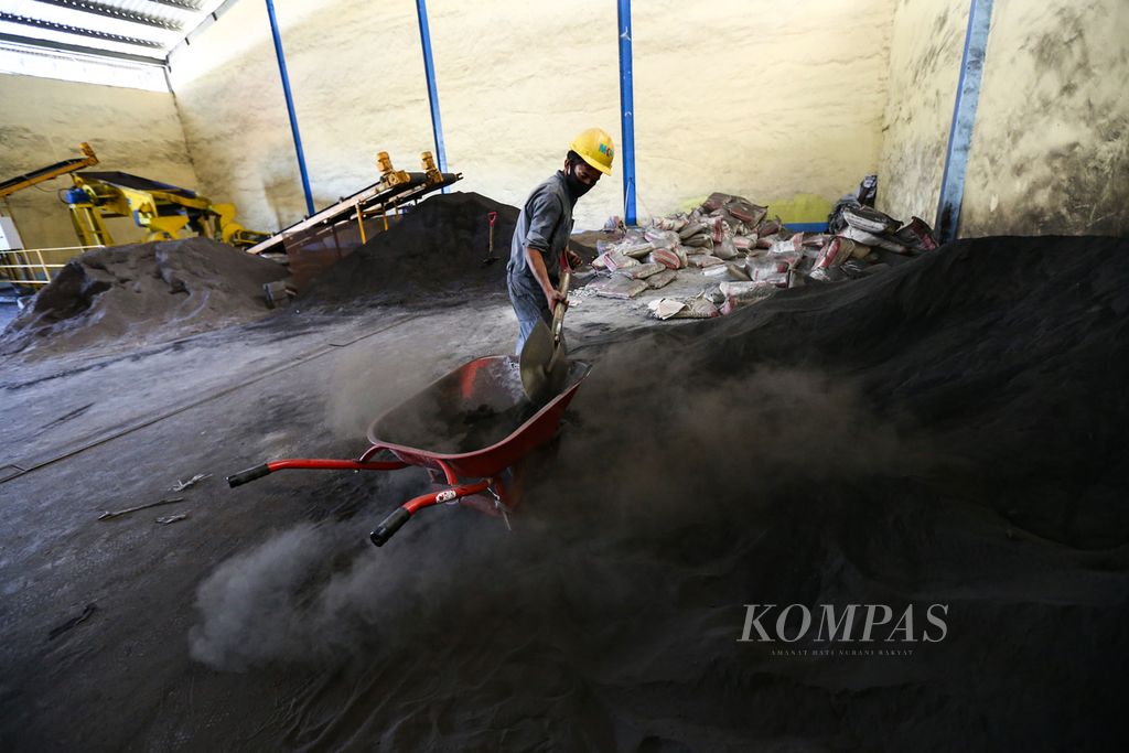 Mempersiapkan limbah abu batubara
