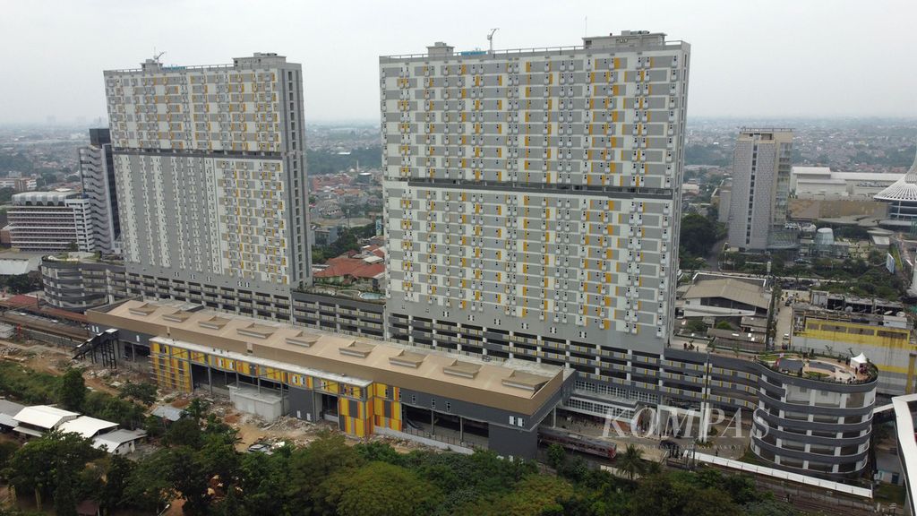 Apartemen Samesta Mahata Margonda di Depok Jawa Barat, Kamis (13/4/2023). Hunian yang menyasar kaum milenial ini terintegrasi dengan Stasiun KRL Pondok Cina. Selain itu, apartemen ini juga sangat strategis karena dekat dengan rumah sakit, kampus, dan pusat perbelanjaan.