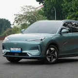 Membelai Kecanggihan Geely EX5