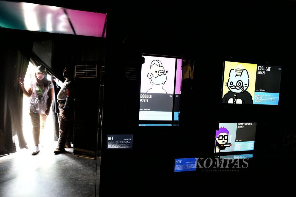 Mewadahi wacana mengenai seni rupa digital dan teknologi <i>blockchain </i>yang berkembang belakangan ini, Jakarta Gardens berkolaborasi dengan Solana menampilkan pameran NFT sebagai bagian dari Art Jakarta Gardens 2022.