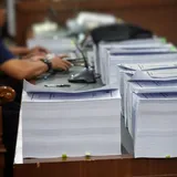 Tebalnya Berkas Kasus Investasi Fiktif PT Taspen