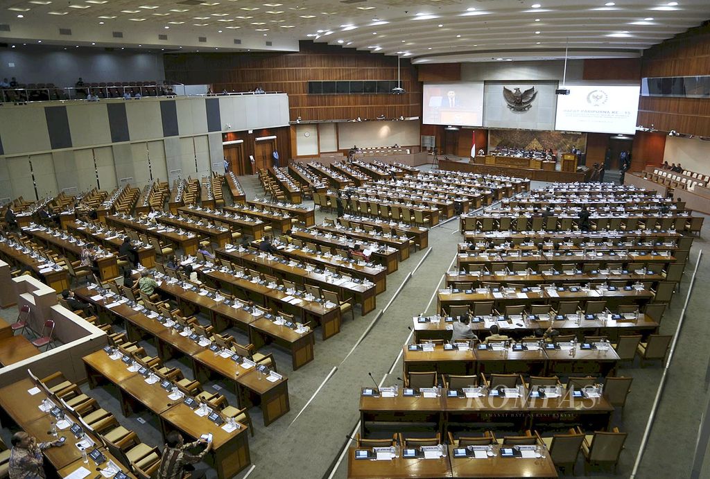 https://assetd.kompas.id/KWWtTni4vKfGIArHQeiik7-Dsgk=/1024x691/filters:watermark(https://cdn-content.kompas.id/umum/kompas_main_logo.png,-16p,-13p,0)/https%3A%2F%2Fkompas.id%2Fwp-content%2Fuploads%2F2018%2F04%2Fkompas_tark_27729576_5_0-7.jpeg