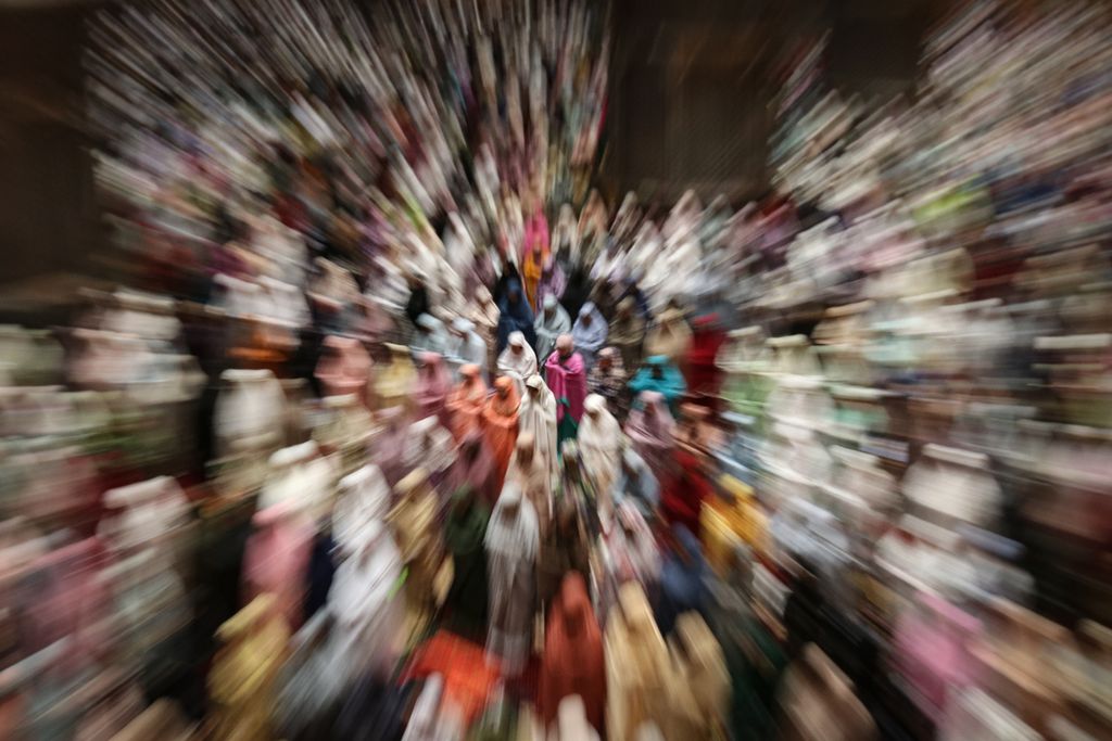 Suasana Tarawih pertama di Masjid Istiqlal, Jakarta, Rabu (22/3/2023). Pemerintah menetapkan 1 Ramadhan 1444 H jatuh pada 23 Maret 2023. Sebelumnya, Kementerian Agama telah mengamati posisi hilal atau <i>rukyatul hilal</i> 1 Ramadhan 1444 H di 124 lokasi yang tersebar di semua provinsi.