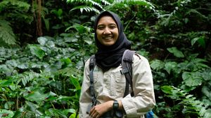 Rahayu Oktaviani, Terpikat Suara Owa Jawa