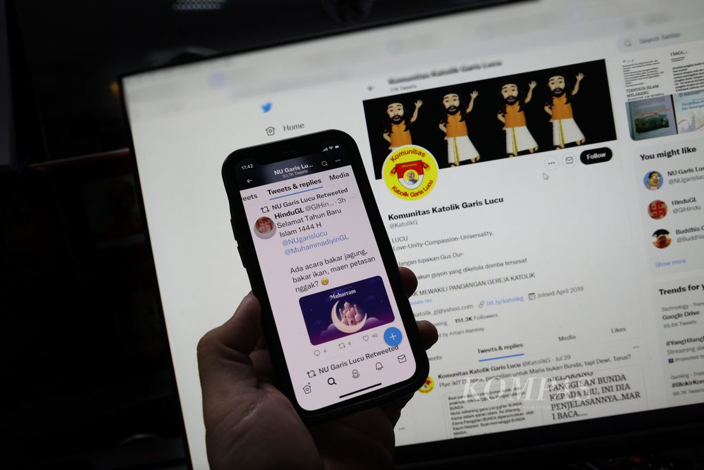 Tweets and replies on the @NUgarislucu and @KatolikG accounts. The emergence of funny line religious community accounts is a form of freedom of expression and at the same time a space for connecting interfaith togetherness.