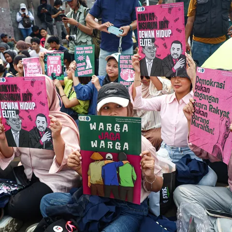 Image 20: Redaksi Yth: Surat untuk Anggota Dewan