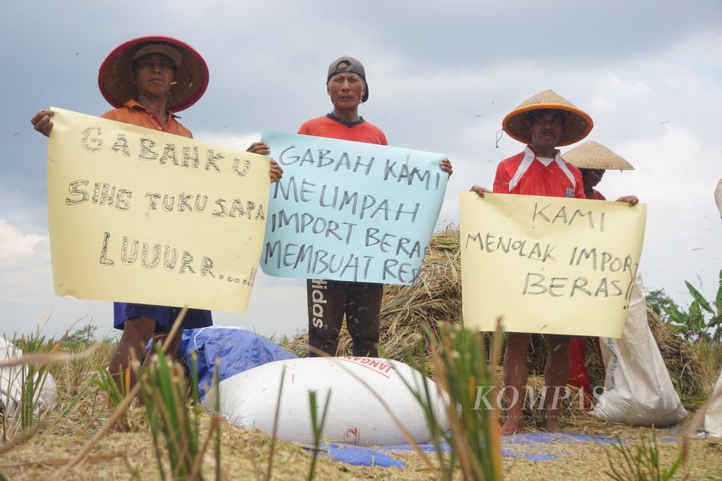 https://assetd.kompas.id/LbxPbkizGvifqk4wUT7U1QJc6gI=/1024x683/filters:watermark(https://cdn-content.kompas.id/umum/kompas_main_logo.png,-16p,-13p,0)/https%3A%2F%2Fkompas.id%2Fwp-content%2Fuploads%2F2021%2F03%2F93c543e2-9c95-433d-83bf-3b9ff4006b22_jpg.jpg