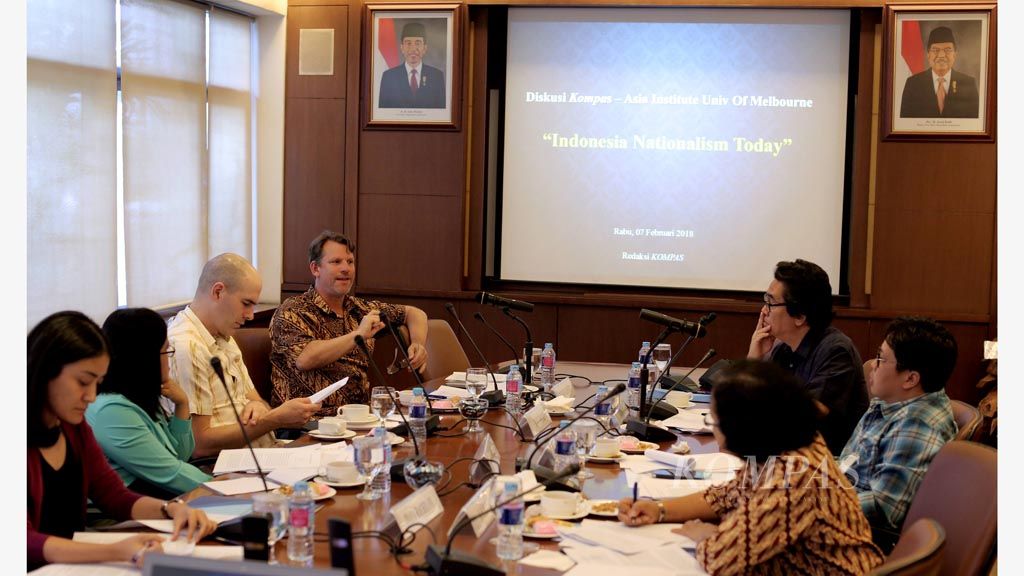 https://assetd.kompas.id/LvvfSMH9w40ubxQar1QY254oT3s=/1024x576/filters:watermark(https://cdn-content.kompas.id/umum/kompas_main_logo.png,-16p,-13p,0)/https%3A%2F%2Fkompas.id%2Fwp-content%2Fuploads%2F2018%2F03%2F20180313_ENGLISH-DISKUSI_A_web.jpg