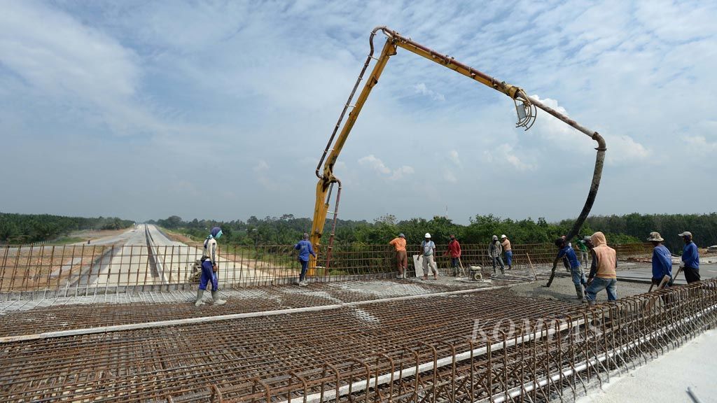 https://assetd.kompas.id/MdnOX9c7vrWCjJqjR2J47f51yD4=/1024x576/filters:watermark(https://cdn-content.kompas.id/umum/kompas_main_logo.png,-16p,-13p,0)/http%3A%2F%2Fkompas.id%2Fwp-content%2Fuploads%2F2017%2F06%2F20170611H1_ENGLISH-TOL_A_web.jpg