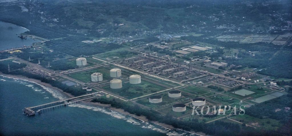 Foto udara kawasan PT Arun NGL yang kini menjadi Terminal Regasifikasi dan Hub LNG PT Perta Arun Gas di Lhokseumawe. 