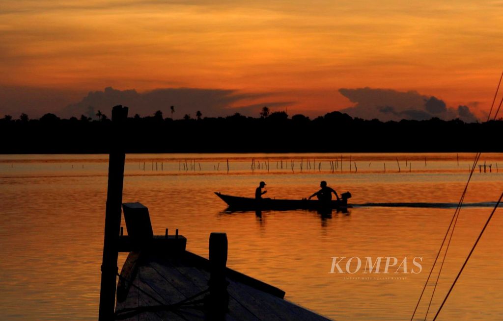 https://assetd.kompas.id/N3P_S3JXp7V2eWPtxnenMfD1BGw=/1024x655/filters:watermark(https://cdn-content.kompas.id/umum/kompas_main_logo.png,-16p,-13p,0)/https%3A%2F%2Fkompas.id%2Fwp-content%2Fuploads%2F2018%2F07%2F20171215H1_SERIAL_OK.jpg