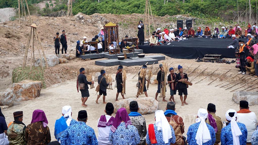 https://assetd.kompas.id/Nz7YD3s8lxvizqTUn7n0y_BoHmI=/1024x576/filters:watermark(https://cdn-content.kompas.id/umum/kompas_main_logo.png,-16p,-13p,0)/https%3A%2F%2Fkompas.id%2Fwp-content%2Fuploads%2F2018%2F07%2F20180717_BADUY_A_web.jpg