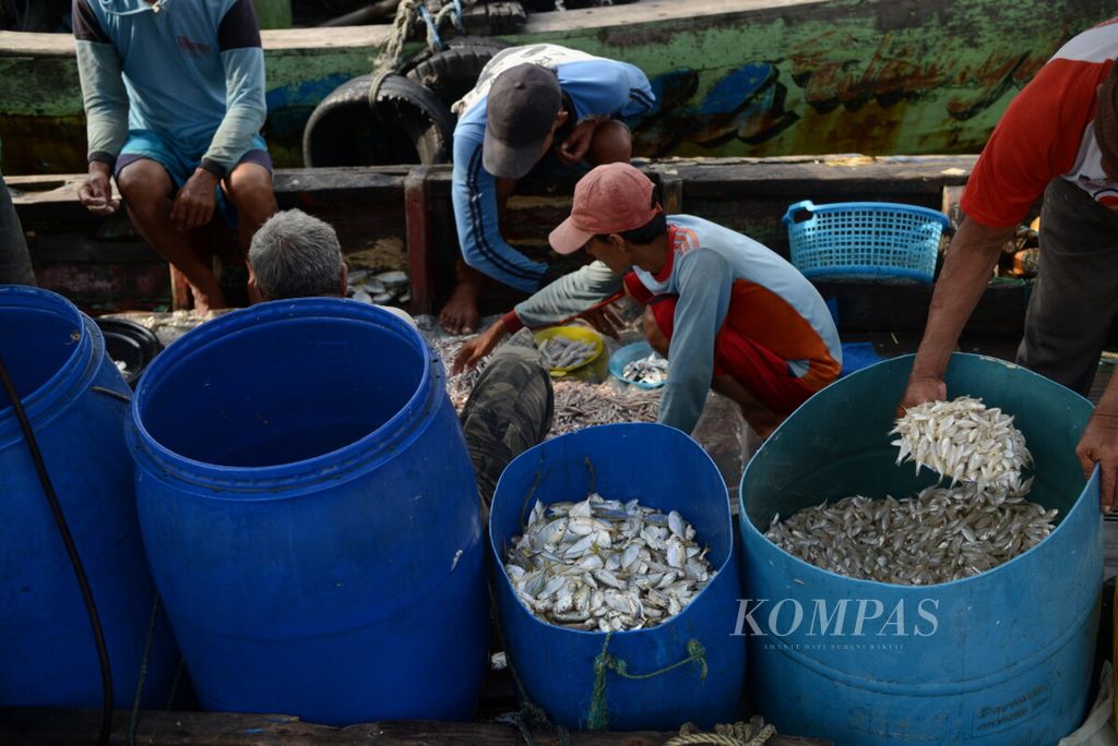 https://assetd.kompas.id/OPQmNXYnh_FkbZVj8_UnORluj1A=/1024x684/filters:watermark(https://cdn-content.kompas.id/umum/kompas_main_logo.png,-16p,-13p,0)/https%3A%2F%2Fkompas.id%2Fwp-content%2Fuploads%2F2020%2F04%2F20200406WEN11_1586148503.jpg