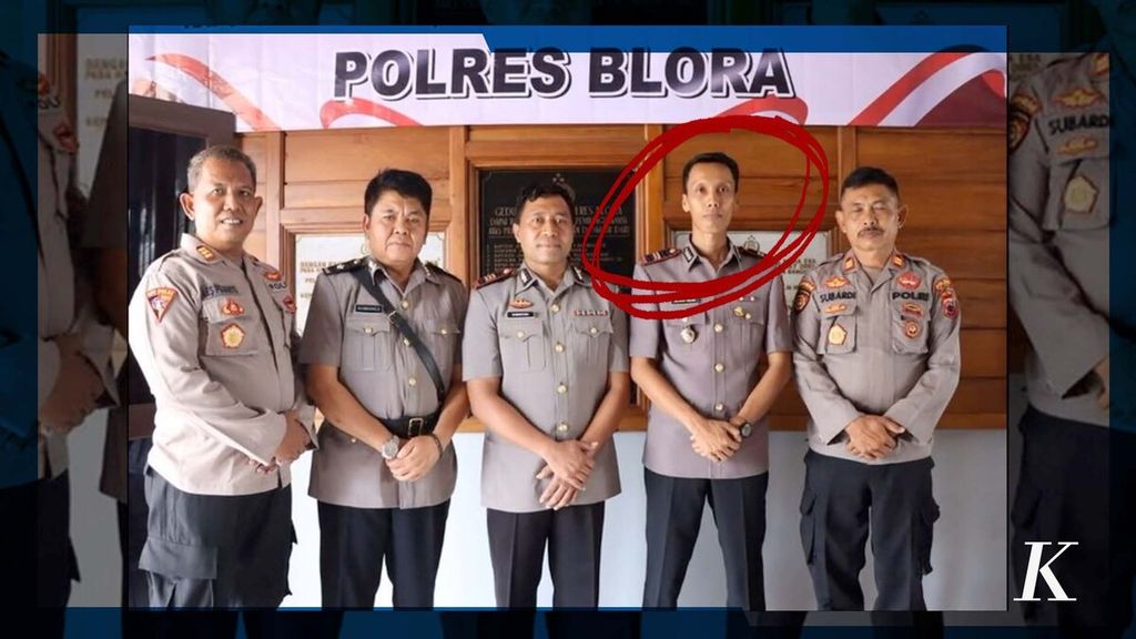 Iptu Umbaran Wibowo bersama beberapa rekannya.