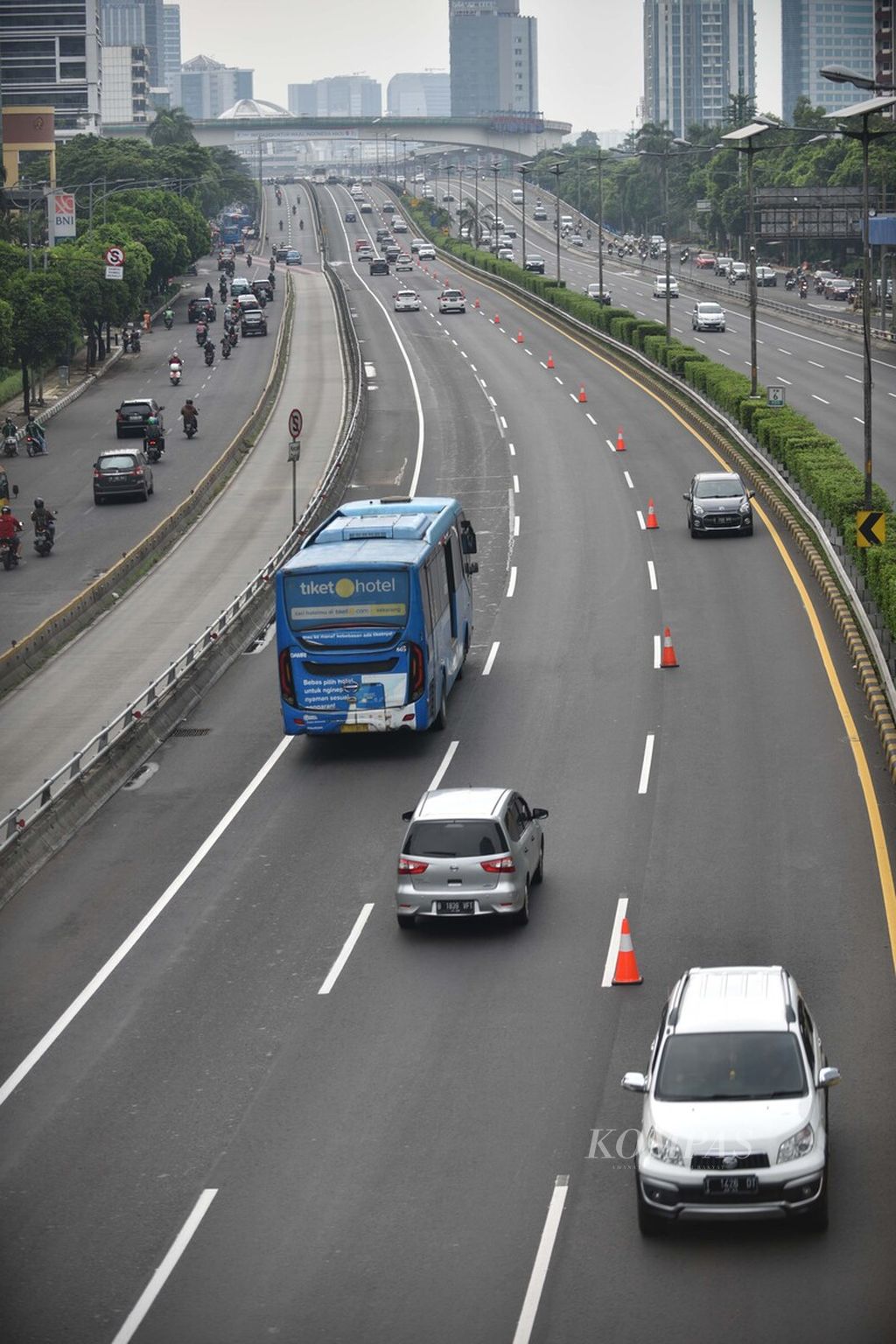 https://assetd.kompas.id/OVLkVrK10Iz_NBWxPChhnctIvFI=/1024x1536/filters:watermark(https://cdn-content.kompas.id/umum/kompas_main_logo.png,-16p,-13p,0)/https%3A%2F%2Fkompas.id%2Fwp-content%2Fuploads%2F2020%2F03%2Fcc4b9878-1230-4ce6-8907-555da0e53a23_jpg.jpg