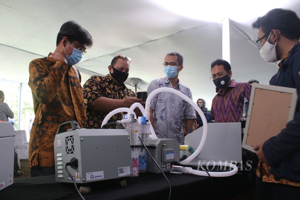 https://assetd.kompas.id/OxJQHAaW1eie9FZ8cyb0b-j7F7M=/1024x683/filters:watermark(https://cdn-content.kompas.id/umum/kompas_main_logo.png,-16p,-13p,0)/https%3A%2F%2Fkompas.id%2Fwp-content%2Fuploads%2F2020%2F07%2FIMG_8347_1595597237.jpg