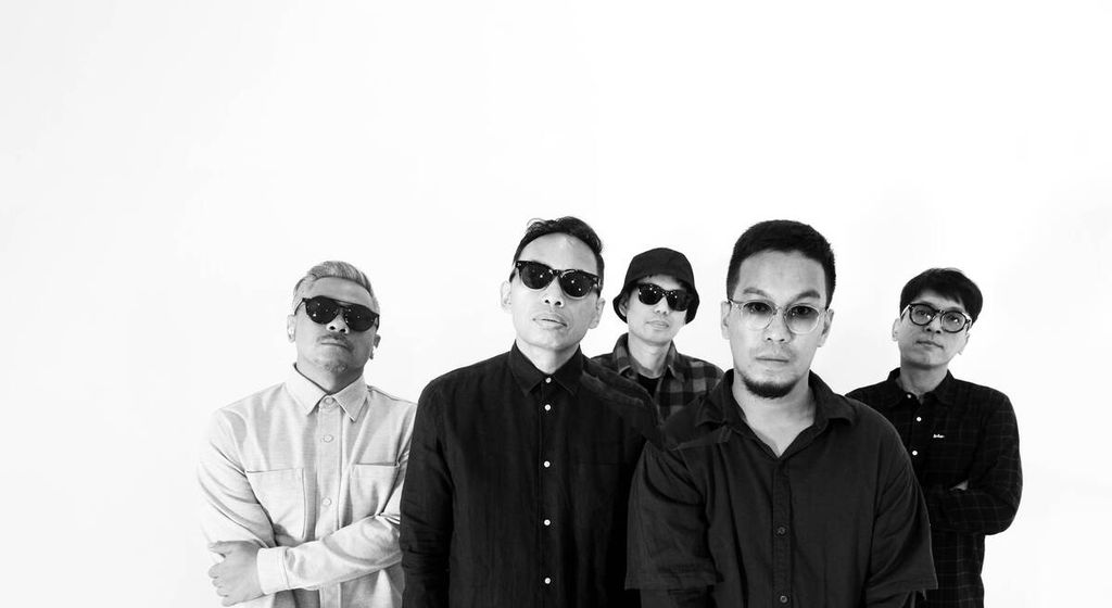 Band Rumahsakit berdiri sejak 1994 dan baru saja melepas album kelima berjudul <i>About Time</i>.