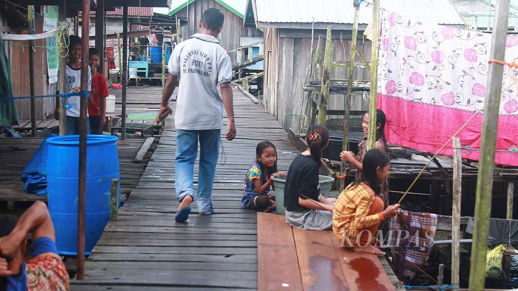 https://assetd.kompas.id/PAxdbpZlQ10PkezVPTa7vZMBOhA=/1024x576/filters:watermark(https://cdn-content.kompas.id/umum/kompas_main_logo.png,-16p,-13p,0)/http%3A%2F%2Fkompas.id%2Fwp-content%2Fuploads%2F2017%2F06%2F20170608H1_ENGLISH-SERIAL_A_web.jpg