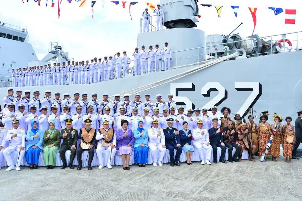 Panglima TNI Laksamana Yudo Margono mengukuhkan KRI Teluk Wondama, Rabu (11/1/2023).