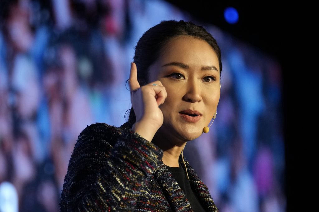 Paetongtarn Shinawatra, putri mantan Perdana Menteri Thailand Thaksin Shinawatra, berbicara dalam sebuah acara yang digelar Partai Pheu Thai di Bangkok, Thailand, 6 Desember 2022. Paetongtarn akan maju sebagai bakal calon perdana menteri pada pemilu Mei mendatang. 