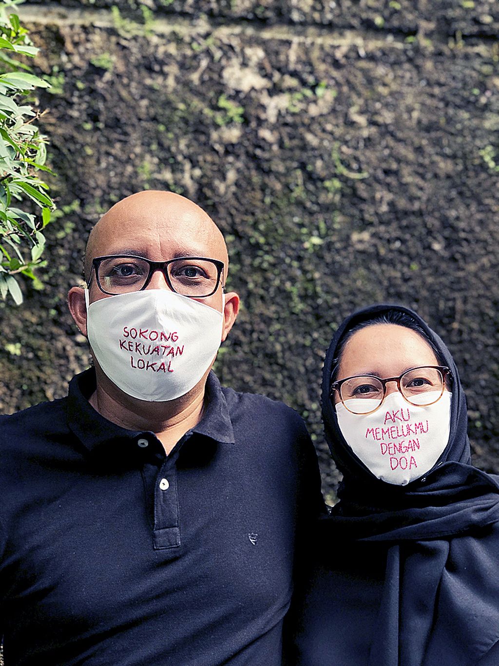 https://assetd.kompas.id/PNtaW2RRW2CFkA9NDOstnCzgG-c=/1024x1366/https%3A%2F%2Fkompas.id%2Fwp-content%2Fuploads%2F2020%2F05%2FIwan-dan-Indah-Esjepe_89294261_1589730001.jpg