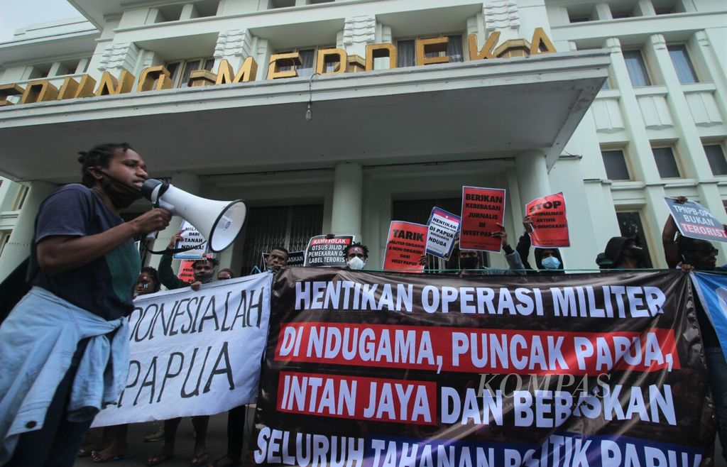 https://assetd.kompas.id/PeK9Eg7iuRQE7vV5bTd4Wfk9hcA=/1024x658/filters:watermark(https://cdn-content.kompas.id/umum/kompas_main_logo.png,-16p,-13p,0)/https%3A%2F%2Fkompas.id%2Fwp-content%2Fuploads%2F2021%2F05%2F20210521TAM-02_1621595540.jpg