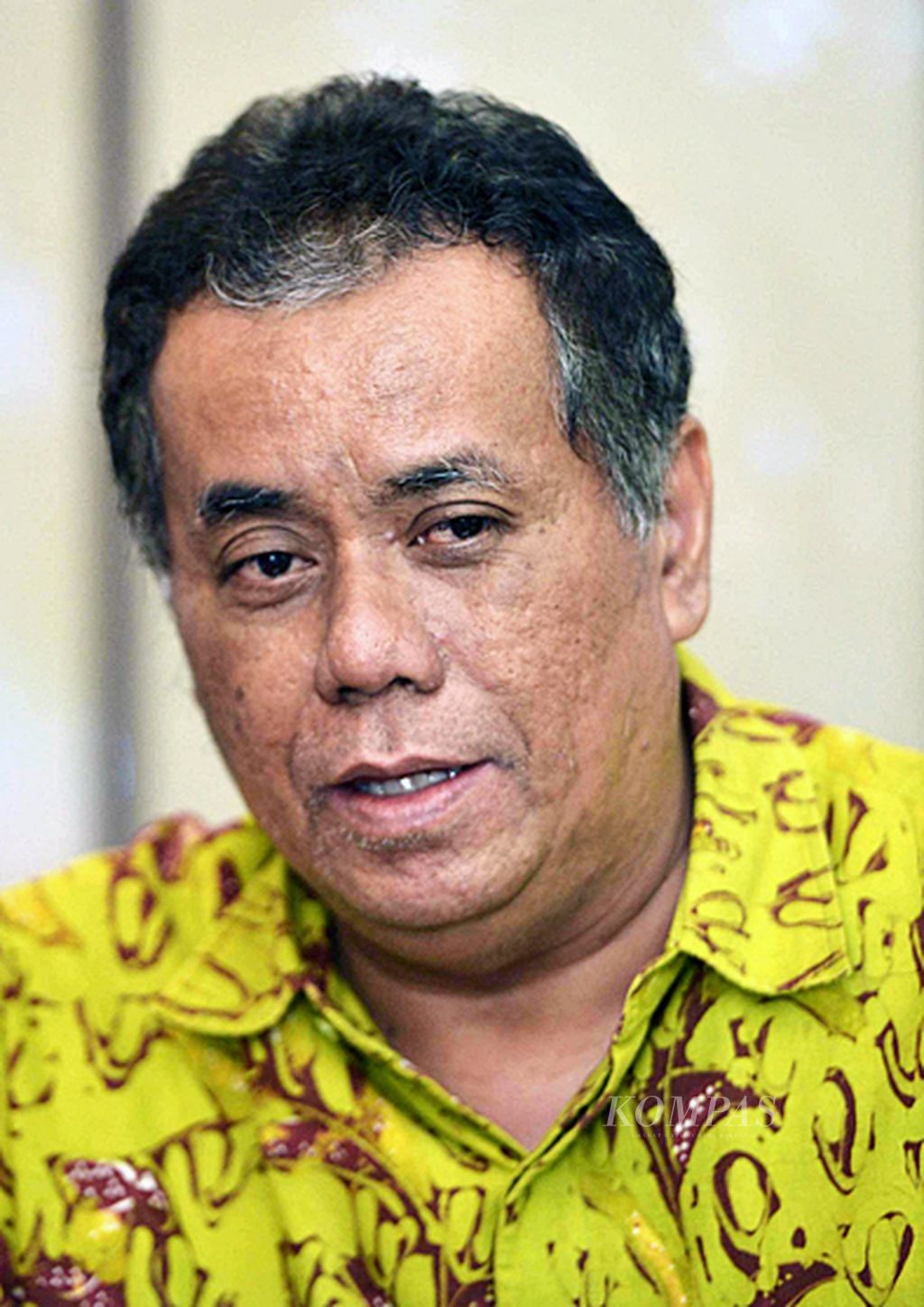 https://assetd.kompas.id/PfLZwDD7kRiPJdpU1_ifZZXOT8E=/1024x1448/filters:watermark(https://cdn-content.kompas.id/umum/kompas_main_logo.png,-16p,-13p,0)/https%3A%2F%2Fkompas.id%2Fwp-content%2Fuploads%2F2019%2F11%2FAri-Kuncoro_75152262_1572887656.jpg