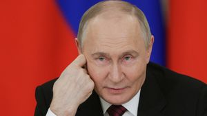 Putin Ajak Berunding, Ukraina Syaratkan Gencatan Senjata 
