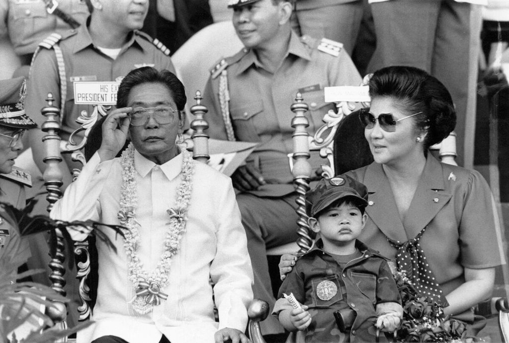 Ferdinand Marcos (left) and his wife, Imelda Marcos, at an event in Manila, Philippines, 1985.