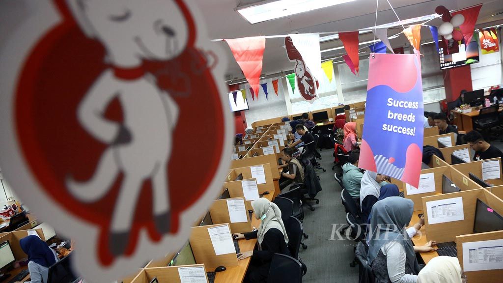 https://assetd.kompas.id/QBgGvB6ojUi3kJtplrBBLNzeLyE=/1024x576/filters:watermark(https://cdn-content.kompas.id/umum/kompas_main_logo.png,-16p,-13p,0)/https%3A%2F%2Fkompas.id%2Fwp-content%2Fuploads%2F2018%2F12%2F20181212_HARBONAS_C_web_1544617250.jpg
