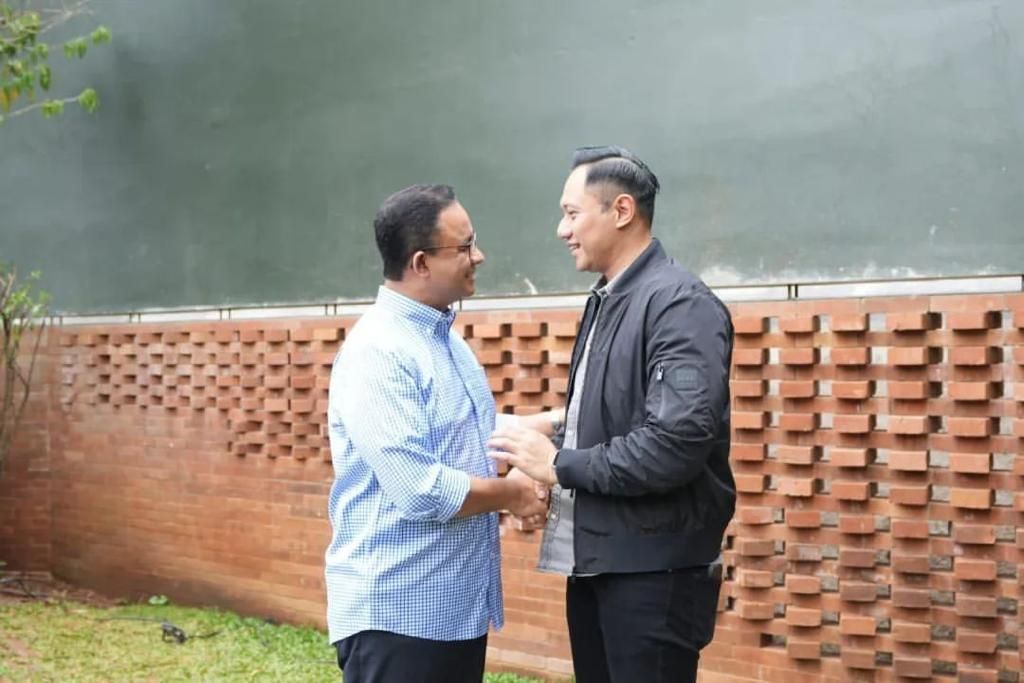 Ketua Umum Partai Demokrat Agus Harimurti Yudhoyono berkunjung ke kediaman Anies Baswedan di Jakarta, Selasa (21/3/2023).