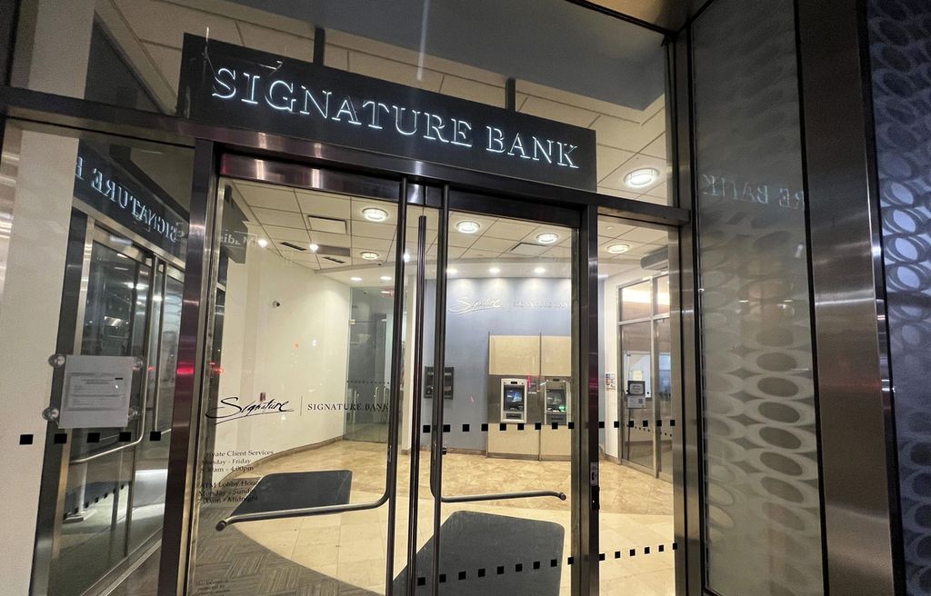 Kantor cabang bank asal Amerika Serikat, Bank Signature, di New York pada 12 Maret 2023. Pemerintah AS menyatakan bank ini gulung tikar dan aset mereka sebesar 110 miliar dollar AS disita. Kebangkrutan Bank Signature terjadi beberapa hari setelah nasib serupa menimpa Bank SIlicon Valley.