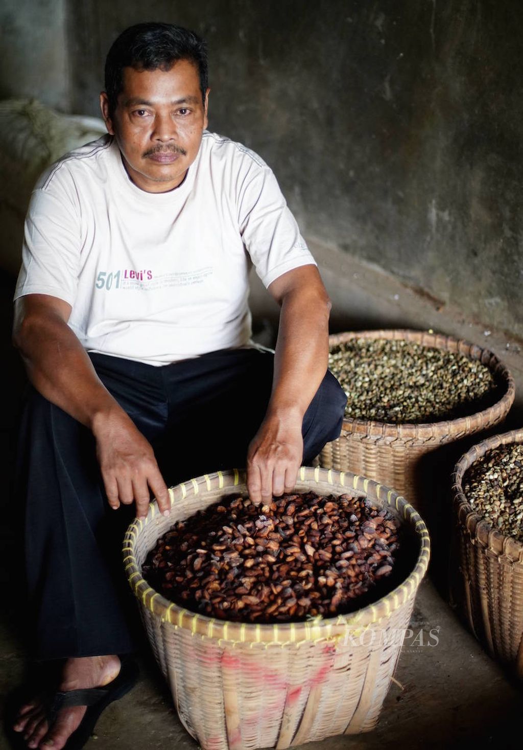 https://assetd.kompas.id/QmHQjsZ9m-FE_Ch3igMdtP2rjj0=/1024x1467/filters:watermark(https://cdn-content.kompas.id/umum/kompas_main_logo.png,-16p,-13p,0)/https%3A%2F%2Fkompas.id%2Fwp-content%2Fuploads%2F2018%2F05%2F20180215UKI41-1.jpg