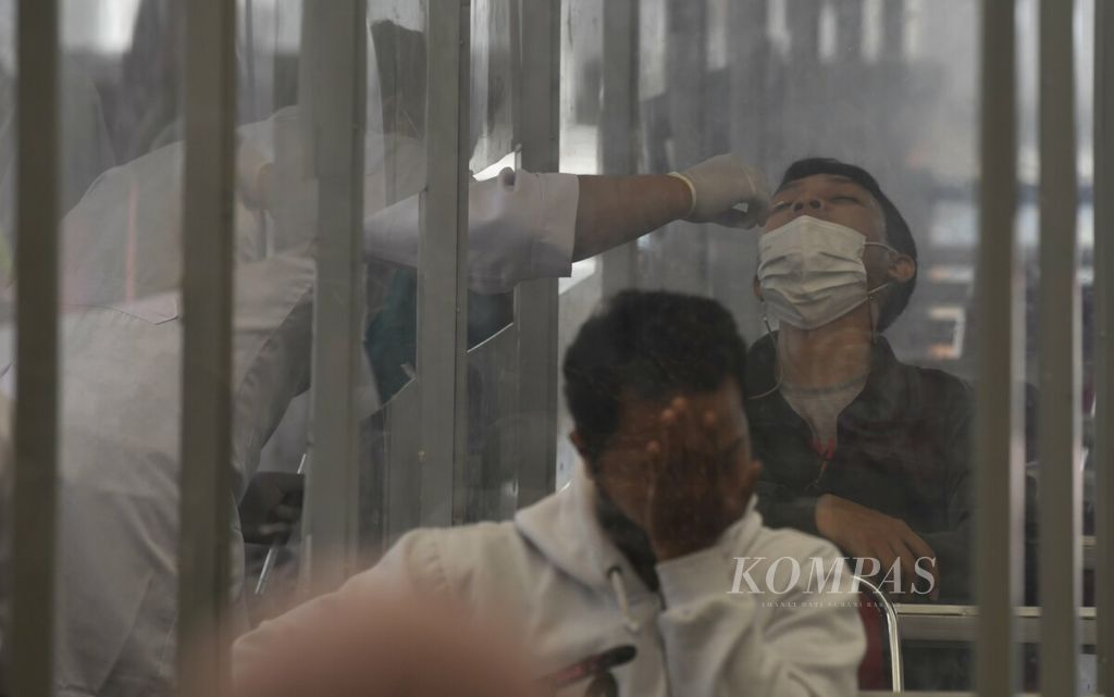https://assetd.kompas.id/RDqEPQSSx7gHnE0rnmbmgPFRc1c=/1024x641/filters:watermark(https://cdn-content.kompas.id/umum/kompas_main_logo.png,-16p,-13p,0)/https%3A%2F%2Fkompas.id%2Fwp-content%2Fuploads%2F2021%2F12%2F20211221rad12_1640078864.jpg