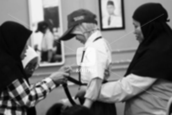 Pendistribusian Seragam Sekolah Gratis