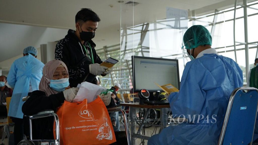 Sebanyak 149 pekerja migran dari Brunei Darussalam tiba di Bandara Juanda, Senin (31/1/2022).