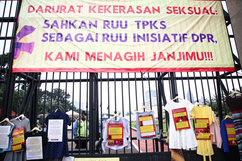 https://assetd.kompas.id/RXTE55VMJEOlUSDtFDFd1TZXzJg=/1024x683/filters:watermark(https://cdn-content.kompas.id/umum/kompas_main_logo.png,-16p,-13p,0)/https%3A%2F%2Fkompas.id%2Fwp-content%2Fuploads%2F2021%2F12%2Fca71c76f-7966-4c06-8865-574057bc8a65_jpg.jpg