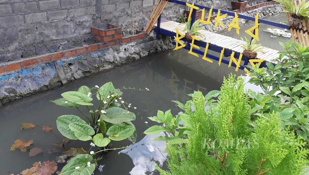 Tukad Beling di Banjar Sebelanga, Desa Dauh Puri Kauh, Kecamatan Denpasar Barat, Kota Denpasar, Minggu (31/7/2022), terlihat bersih dan rapi. Warga setempat swadaya membersihkan Tukad Beling dan memperindahnya dengan taman. 