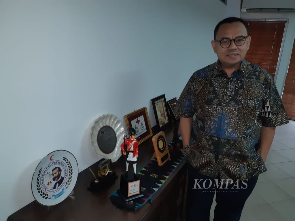 https://assetd.kompas.id/Rk6iUYB_yd4qjdQQjzR7A2sT280=/1024x768/filters:watermark(https://cdn-content.kompas.id/umum/kompas_main_logo.png,-16p,-13p,0)/https%3A%2F%2Fkompas.id%2Fwp-content%2Fuploads%2F2021%2F08%2F20210826bayc_Sudirman-Said_1629924050.jpg