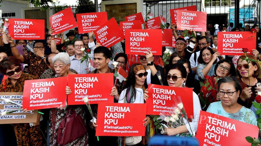 https://assetd.kompas.id/RuSmnYdC7bPgt2KjdkCZsog8lwU=/1024x576/filters:watermark(https://cdn-content.kompas.id/umum/kompas_main_logo.png,-16p,-13p,0)/https%3A%2F%2Fkompas.id%2Fwp-content%2Fuploads%2F2019%2F05%2F20190508_ENGLISH-ANALISIS-POLITIK_A_web_1557323865.jpg