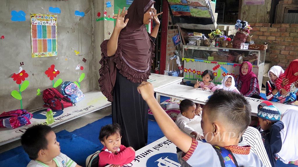 https://assetd.kompas.id/S4pcFQKgqT5nFOy8-pGQpc8FiOw=/1024x576/filters:watermark(https://cdn-content.kompas.id/umum/kompas_main_logo.png,-16p,-13p,0)/https%3A%2F%2Fkompas.id%2Fwp-content%2Fuploads%2F2019%2F12%2F20191222_SOSOK_B_web_1577013550.jpg