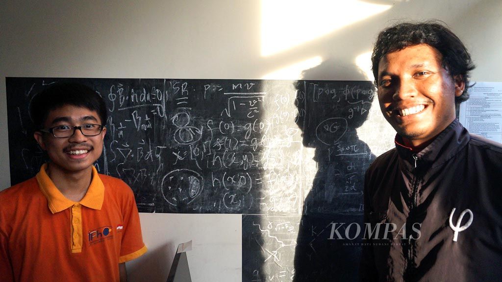 https://assetd.kompas.id/SMpw6GUlBPpYr5c2N8_q8v3vSGk=/1024x576/filters:watermark(https://cdn-content.kompas.id/umum/kompas_main_logo.png,-16p,-13p,0)/https%3A%2F%2Fkompas.id%2Fwp-content%2Fuploads%2F2018%2F01%2F20180101H_ENGLISH-HARAPAN-ANAK-MUDA_A_web.jpg
